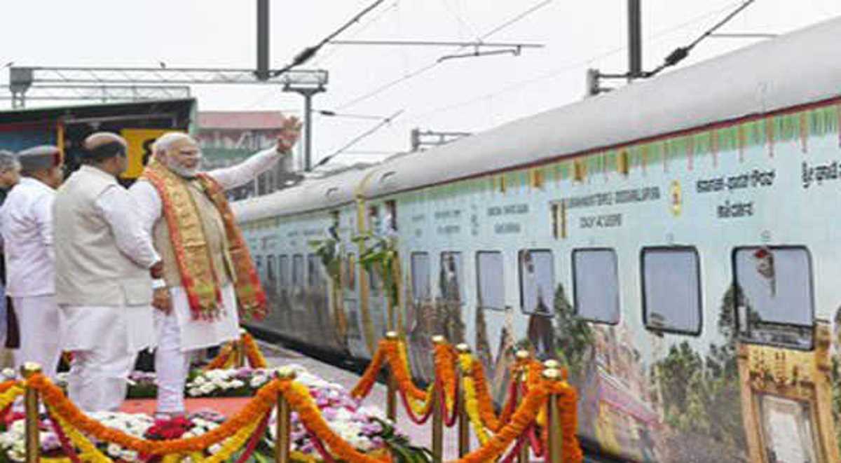 Vande Bharat Express: आज देश को मिली 5वीं वंदे भारत ट्रेन, PM मोदी ने दिखाई हरी झंडी